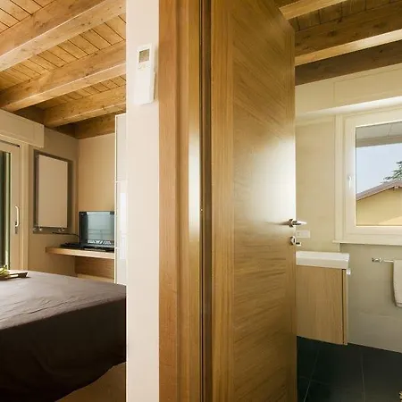 Appartement 5 Luxury Apartments-by Italian Stylish, Executive, Contemporary, Ribolla Azzuro, Penthouse Laglio