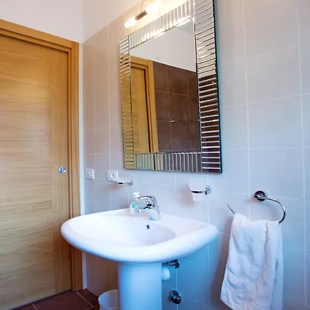 公寓 5 Luxury Apartments-by Italian Stylish, Executive, Contemporary, Ribolla Azzuro, Penthouse 拉利奥