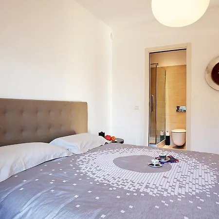 5 Luxury Apartments-by Italian Stylish, Executive, Contemporary, Ribolla Azzuro, Penthouse * 拉利奥