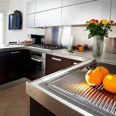 公寓 5 Luxury Apartments-by Italian Stylish, Executive, Contemporary, Ribolla Azzuro, Penthouse 拉利奥