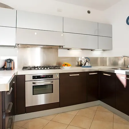 公寓 5 Luxury Apartments-by Italian Stylish, Executive, Contemporary, Ribolla Azzuro, Penthouse 拉利奥