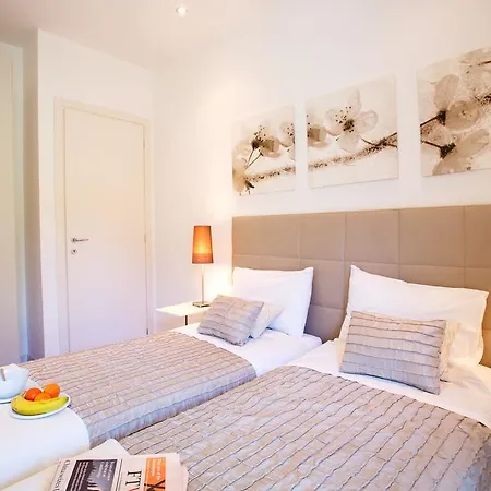 公寓 5 Luxury Apartments-by Italian Stylish, Executive, Contemporary, Ribolla Azzuro, Penthouse 拉利奥