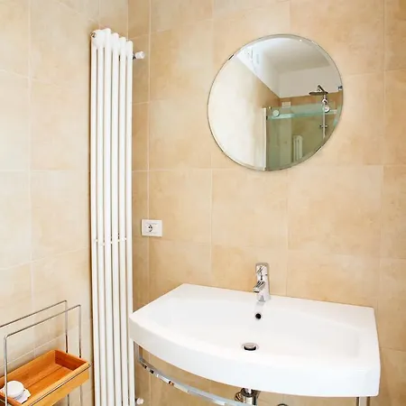 5 Luxury Apartments-by Italian Stylish, Executive, Contemporary, Ribolla Azzuro, Penthouse * 拉利奥